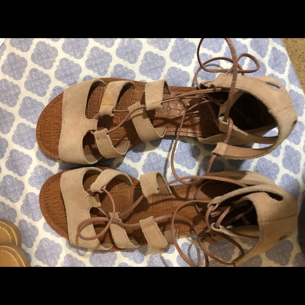 lace up shoes